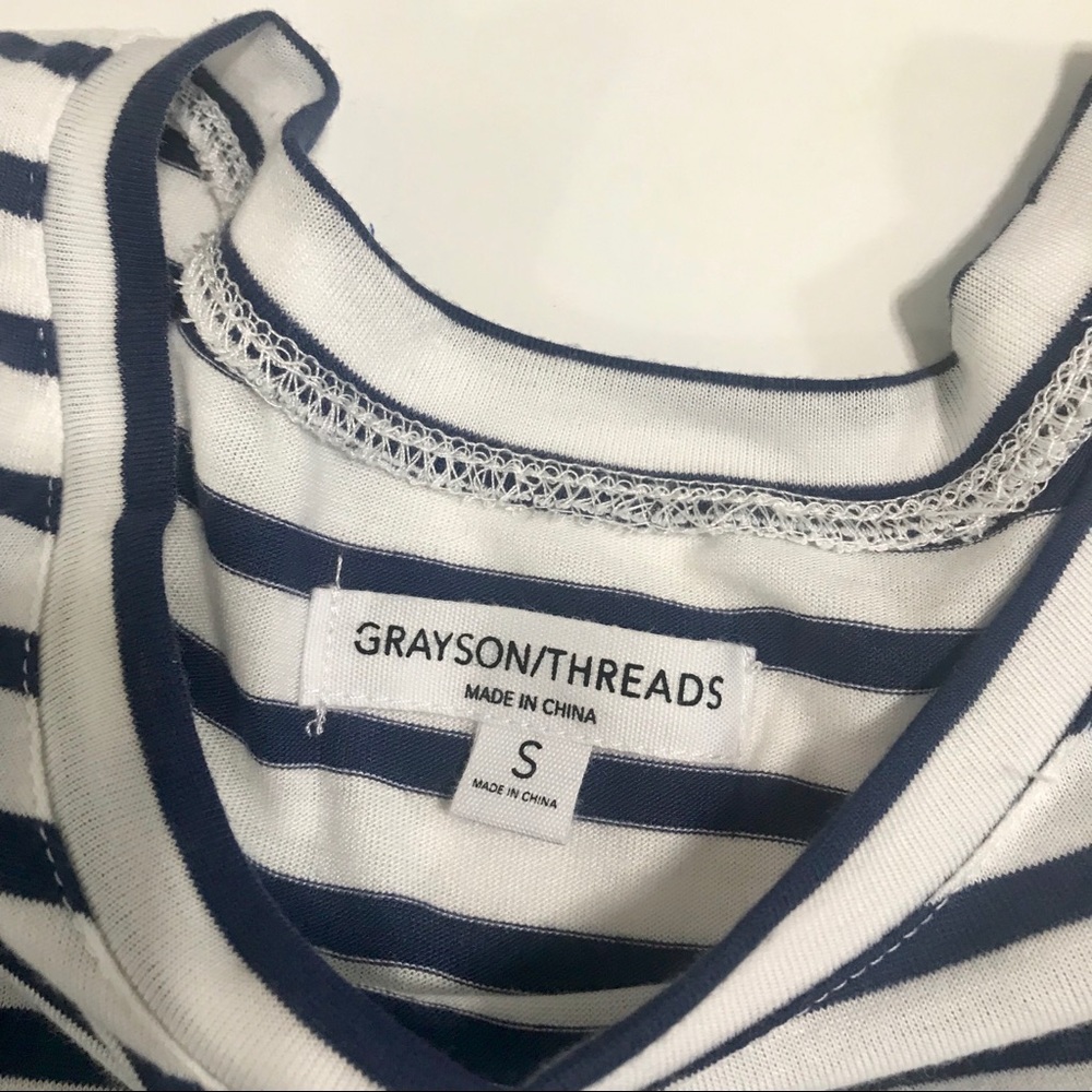 🆕Greyson Threads “WEEKEND” Ruffle T‼️ - Picture 5 of 8